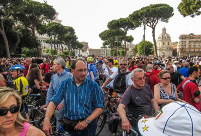 Il premier Monti e #Salvaiciclisti 