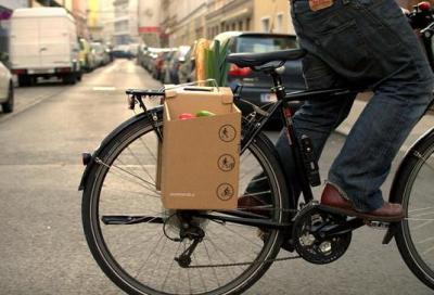 Il cargo-cartone per ciclisti