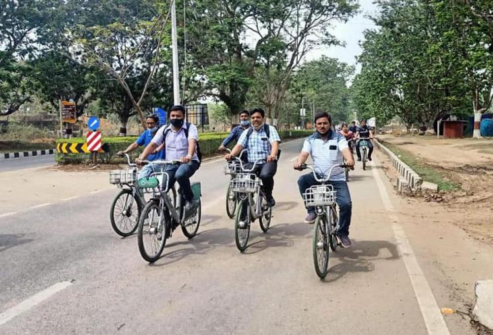 Di sabato in bicicletta, l'iniziativa della città indiana che guida il cambiamento sostenibile