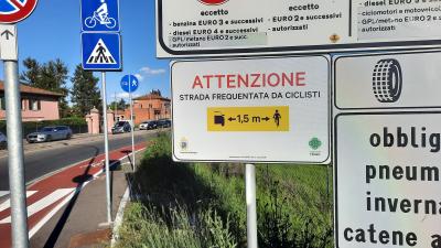 Bologna, due cartelli per migliorare la sicurezza dei ciclisti