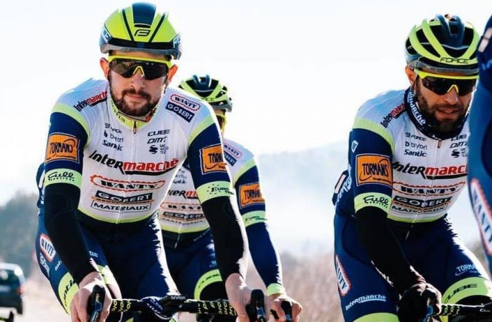 Ciclismo, parla l'ultimo classificato al Giro d'Italia: 