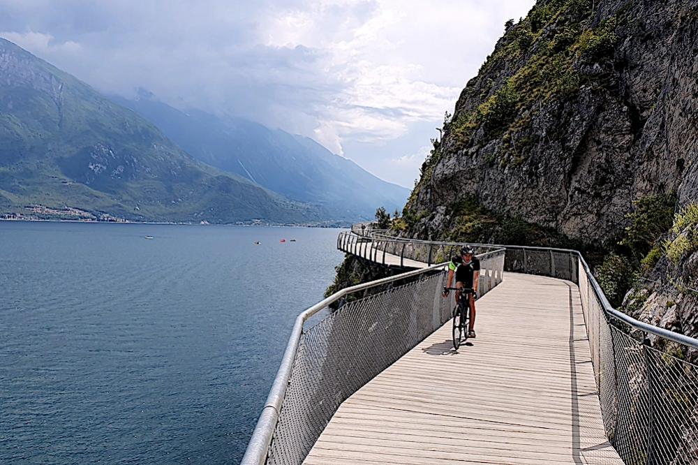 Lago di Garda, Valtellina e Salento le mete più ricercate dai ciclisti