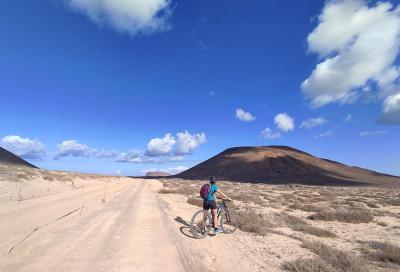 Viaggio a Lanzarote: l'imperdibile tour in bici dell'isola La Graciosa