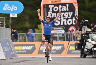 Damiano Caruso conquista l'Etna e vince il Giro di Sicilia 