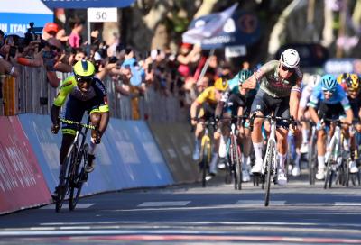 Il Giro d'Italia e la classe di Biniam Girmay: sua la decima tappa. Lopez ancora in Rosa