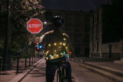 Ciclista illuminato