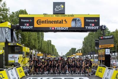 Un giorno al Tour de France: lo spettacolo dell’ultima tappa e il fascino di Parigi